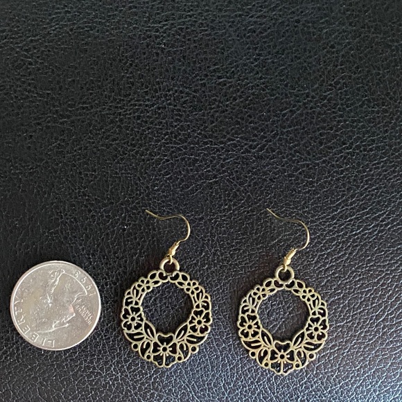 Earrings - Picture 4 of 4